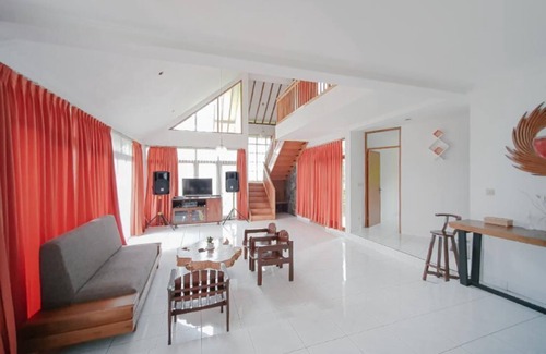 Parongpong Villa | Callming 4 bad room villa with private pool at Jawa Barat
