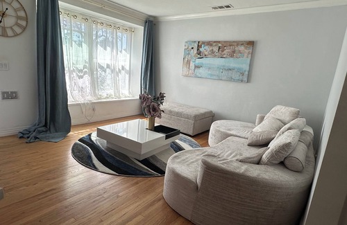 Los Altos House | Calm 3-2 house in Long Beach