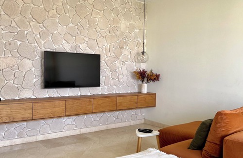 Qasr an-Nil Apartment | Calm 3BR In The Heart Of Cairo With Pool