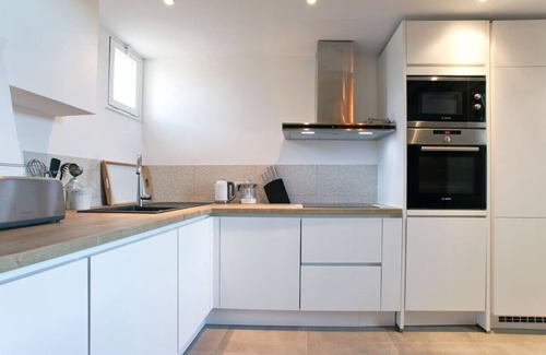 Arles City Centre Apartment | Calm and bright; Terrace and panoramic view in the center Housing