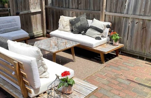 Park View House | Calm and Cozy Refuge Row House