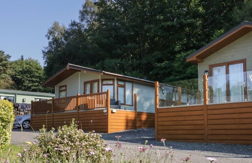 Troutbeck Bridge Cabin | CALM BAY VIEW, family friendly, with a garden in Windermere