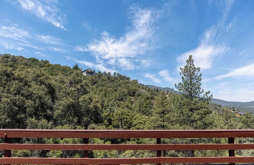 Pine Mountain Club House | Calm, Forest