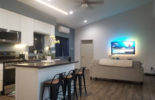 Panorama City House | Calm Peachtree Hideout