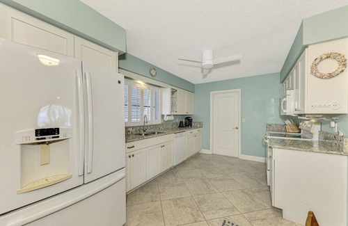 Englewood South House | Calm Seas | Saltwater Private Pool-Canal Waterfront-Dog Friendly