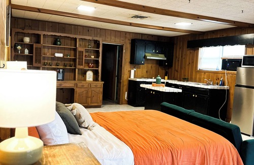 Vernon House | Calm, stylish space. Across the street from the park. Perfect little getaway.