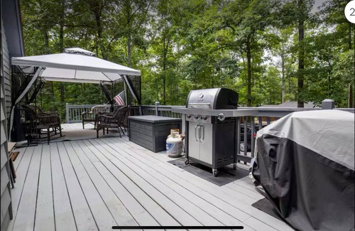 Seneca Cabin | Calm water cove at Lake Keowee near Clemson
