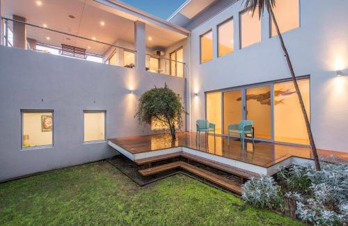 Dunsborough House | Calm Waters