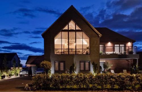 Bridlington House | Calm Waters Luxury Beach House