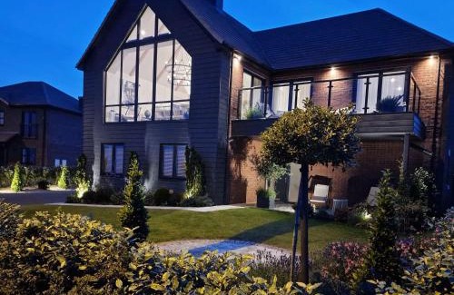 Bridlington House | Calm Waters Luxury Beach House