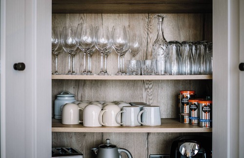 Bridlington Cottage | CALM WATERS LUXURY BEACH HOUSE, family friendly in Bridlington