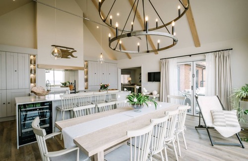 Bridlington Cottage | CALM WATERS LUXURY BEACH HOUSE, family friendly in Bridlington