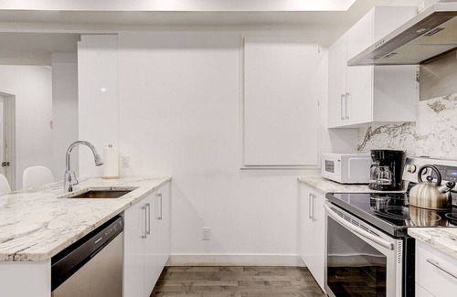 Plateau Mont Royal Apartment | Calme appartement Plateau Mont-Royal , Parking