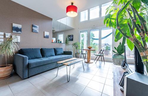 Quartier Villeneuve - Village-Olympique Apartment | Calme et verdure: vue montagne - terrasse - wifi