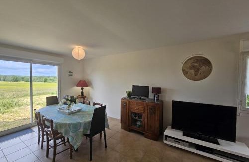 La Mesniere House | Calme et vue panoramique champs et la Sarthe