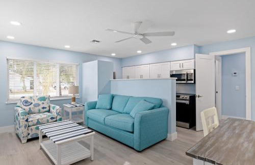 Sanibel House | Caloosa Retreat- 2BR Cottage at Palmview Inn of Sanibel with Bikes