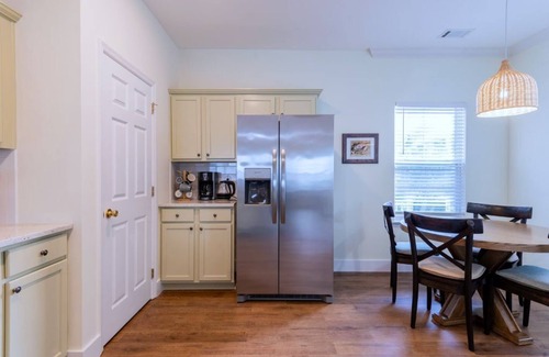 Bluffton House | Calypso Cottage in Old Town Bluffton. In the heart of historic Old Town