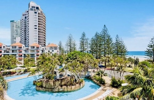 Coolangatta Apartment | Calypso Resort, Sleeps 8, Coolangatta Beach! Family Beachfront Apartment!