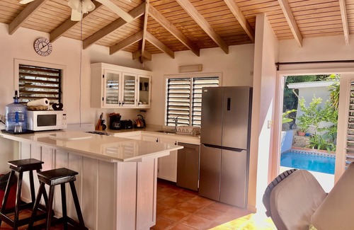 Freemans Bay Villa | Calypso Villa Galleon Beach 2mins walk