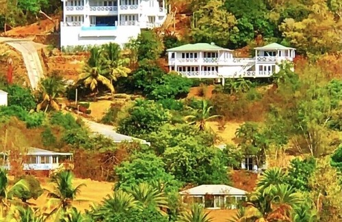 Freemans Bay Villa | Calypso Villa Galleon Beach 2mins walk