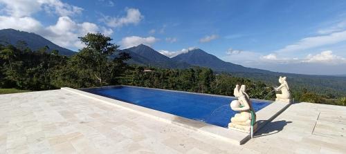 Munduk Hotel | Camaradvipa Retreat Munduk