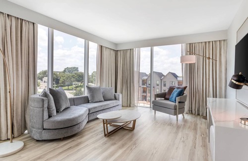 East Riverside Hotel | Cambria Hotel Waco Univ Riverfront