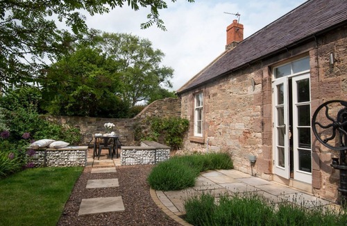 Berwick-upon-Tweed Cottage | Cambridge House - Cottage Number Two - Sleeping 4 Guests in 2 Bedrooms