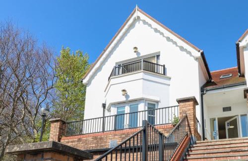 Tenby Apartment | Cambrie