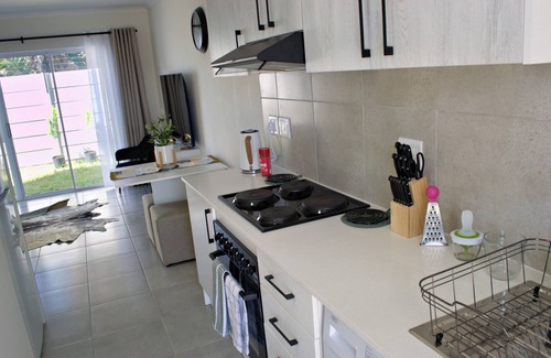Cape Town Apartment | Camden Stay - Fantastic 2-bedroom apartment with WiFi in Cape Town