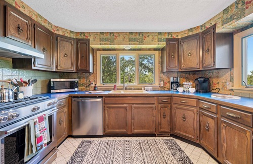Waterbury House | Camel's Hump View Ski House - 10 miles to Stowe!