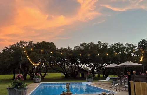 Kiln Cottage | Camellia Cottage @ChandelierOaks a quintessential bridal or honeymoon suite!