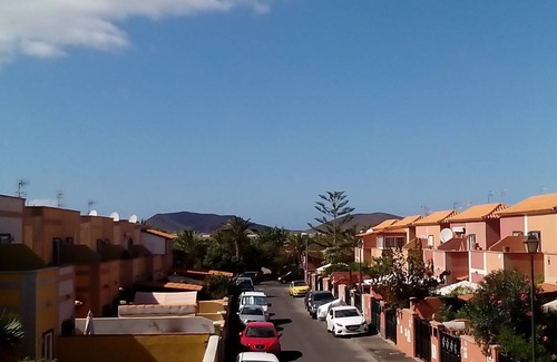 Las Galletas House | Camelot is a comfortable and quiet modern townhouse in Canaria traditional style