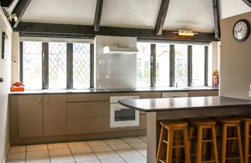 Saint Albans Hotel | Camelot Motor Lodge