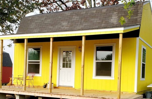 Big Sandy House | Camels, Yellow Cabin and more! Unique ranch!