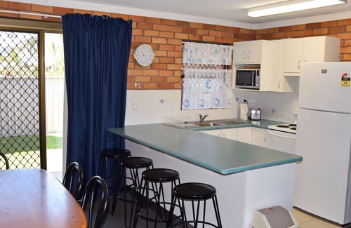South West Rocks Apartment | Cameo Court 2 - walk to the beach