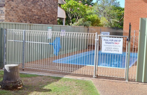 South West Rocks Apartment | Cameo Court 2 - walk to the beach
