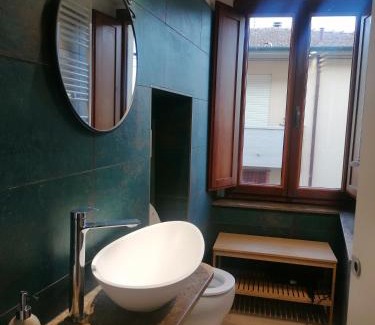 Volterra House | Camera Botanica