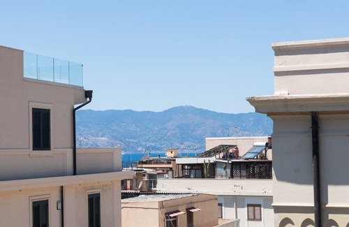 Reggio Calabria House | Camera con bagno in centro città