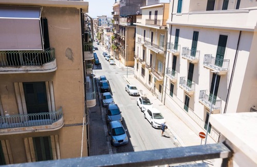 Reggio Calabria House | Camera con bagno in centro città