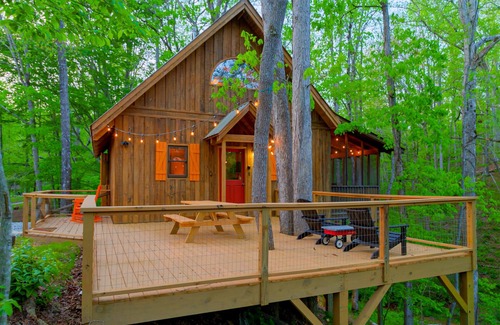 Demorest Cabin | Camp Bell at Twin Rivers - Peaceful Cabin w/Firepit & Outdoor Movie Projector!