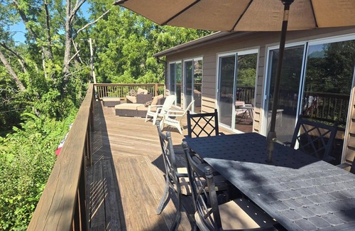 Shell Knob House | Camp Bob Table Rock Lake House -3 waterfront lots, easy walk down, close to town