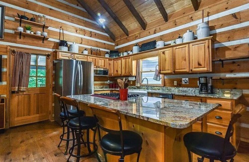 Dial Cabin | Camp Fire Cabin - fire Pit, fireplace, hottub