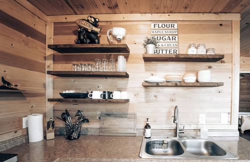 Williams Cabin | Camp Gnaw: A bite-sized Wilderness Retreat