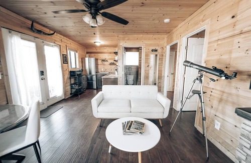 Williams Cabin | Camp Gnaw: A bite-sized Wilderness Retreat