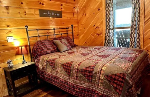 Waterloo Cabin | Camp Paradise on Pickwick Lake