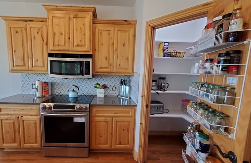 Lost Bridge Village House | Camp Roberts-Lakefront-8 Bedrooms-Sleeps 19-Big; Lake View-Community Pool!