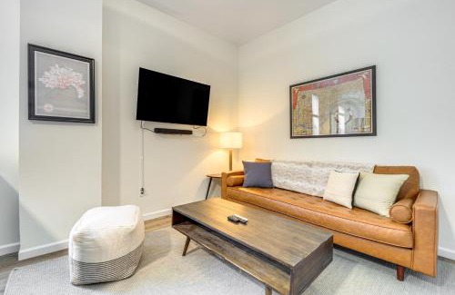 Cincinnati Apartment | Camp Washington Flat Walk to Coffee, Bars and Dtwn