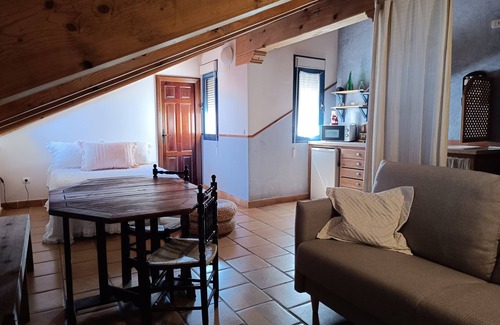 Consuegra Apartment | 'Campanario' Studio, Wi-Fi and Air Conditioning