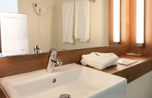 Saint-Jacques-de-la-Lande Hotel | Campanile Rennes Sud - Saint Jacques