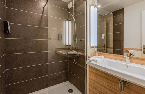 Chartres Hotel | Campanile Chartres Centre - Gare - Cathédrale